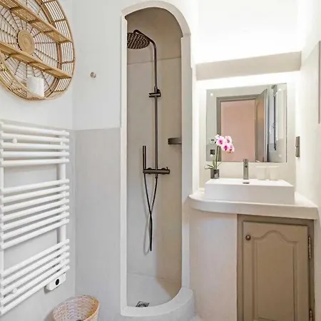 公寓 A C House With Pool & 3br 8p Gassin *