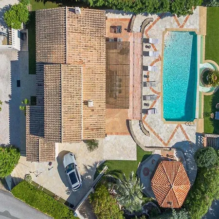 A C House With Pool & 3br 8p Gassin Apartament