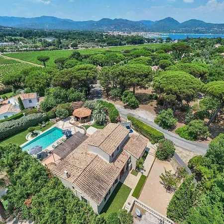 A C House With Pool & 3br 8p Gassin Apartament