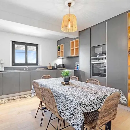 A C House With Pool & 3br 8p Gassin