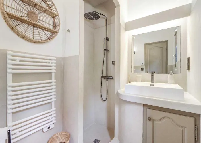 Apartamento A C House With Pool & 3br 8p Gassin *