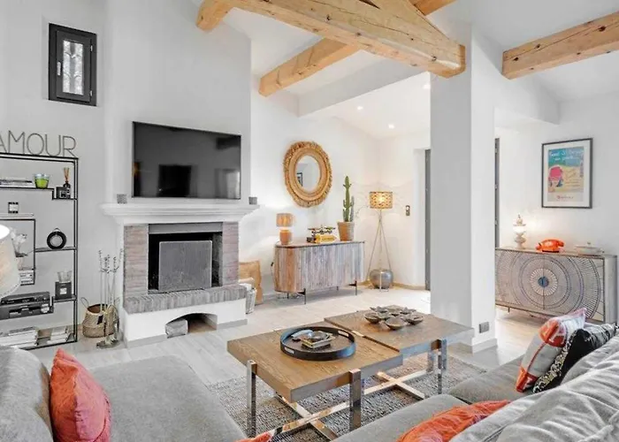 Apartamento A C House With Pool & 3br 8p Gassin Saint-Tropez