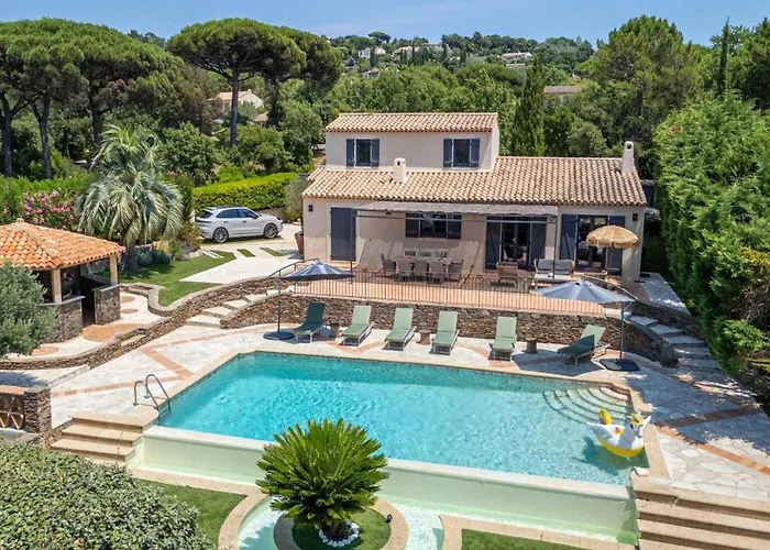 A C House With Pool & 3br 8p Gassin Apartamento