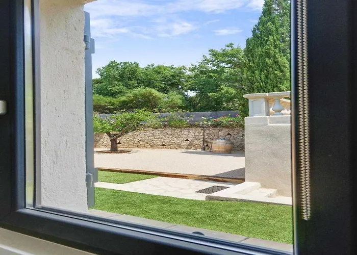 A C House With Pool & 3br 8p Gassin Apartamento